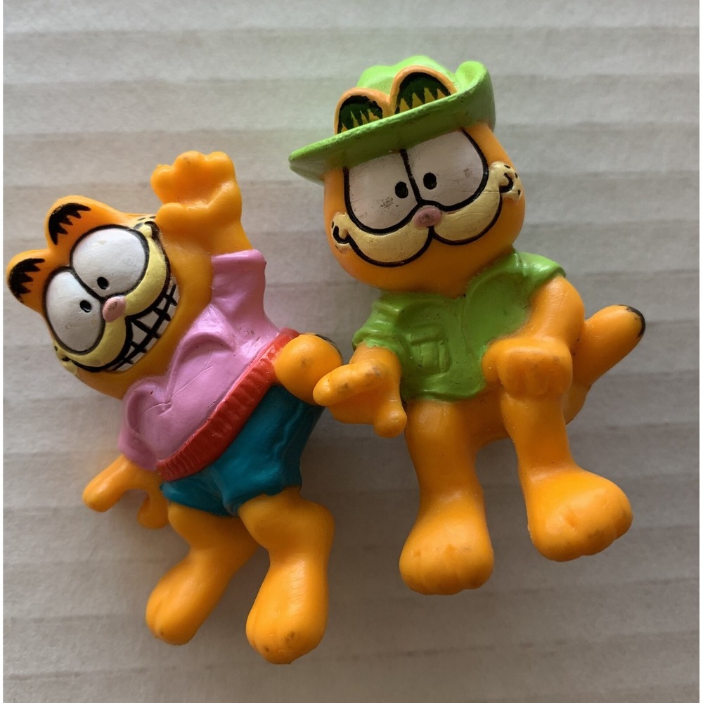 Vintage 1991 Garfield Figure PVC Sitting Green Safari Pink Shirt Blue Shorts